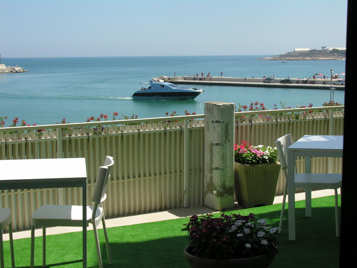 B&B La Baia Sea Rooms Bisceglie Eksteriør bilde
