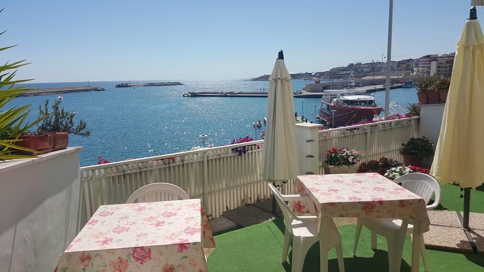 B&B La Baia Sea Rooms Bisceglie Eksteriør bilde