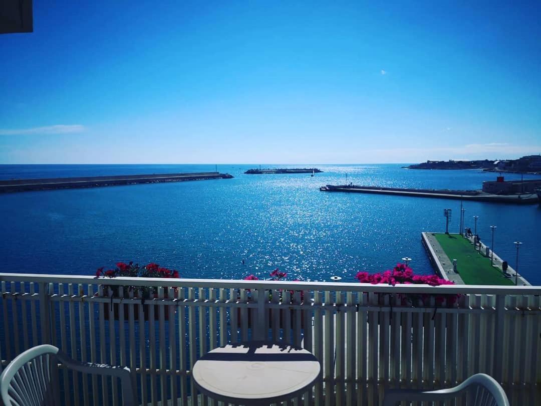 B&B La Baia Sea Rooms Bisceglie Eksteriør bilde